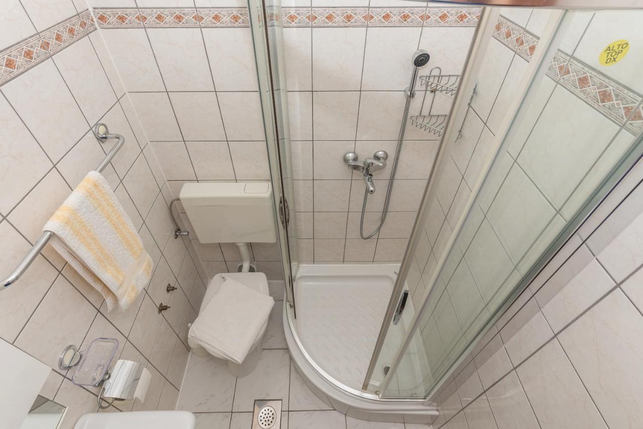 Apartmani Petracie 德尔韦尼克 外观 照片
